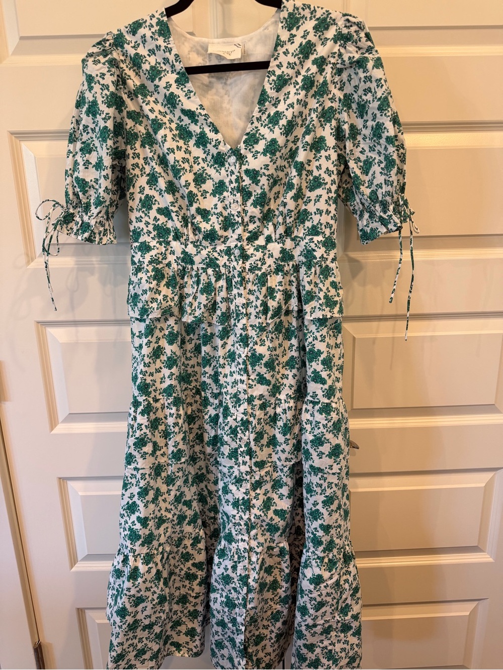 Hyacinth House Floral V-Neck Midi Dress in Green and White